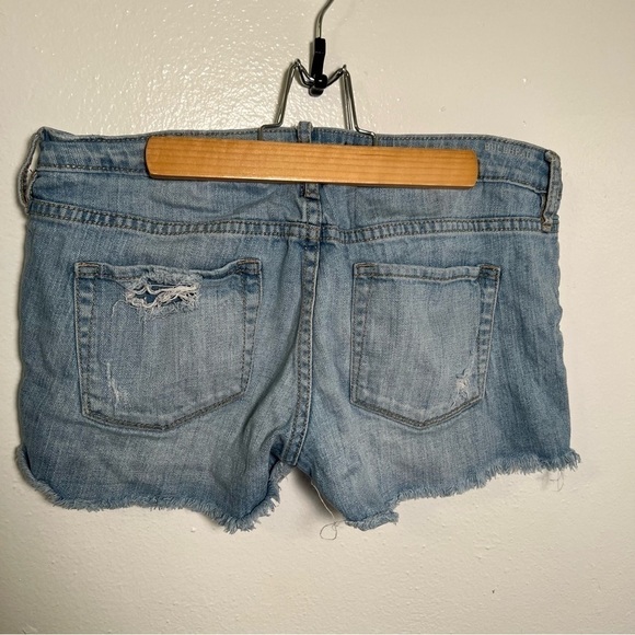 Bullhead Denim Cut Off Shorts Light Wash Distressed - Picture 6 of 10